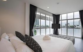 เข้าท่าห์ ริเวอร์เทล